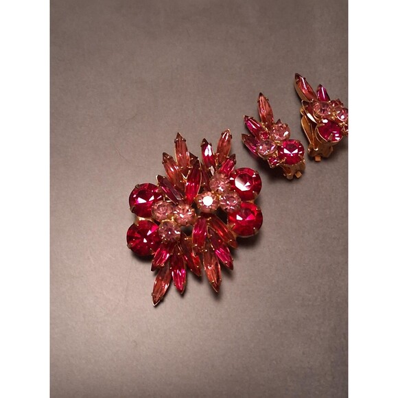 Vintage Juliana Pink AB Rhinestone Brooch Earrings Set Clip Backs - Picture 2 of 13
